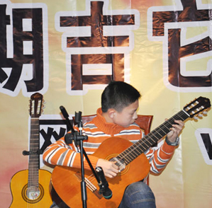 王易升 古典吉他独奏《雨滴》