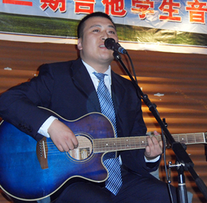 张向龙老师民谣吉他弹唱《*远的你是我*近的爱》